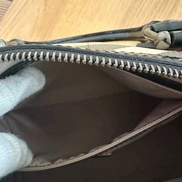 Burberry Boston Bag - Picture 15 of 17